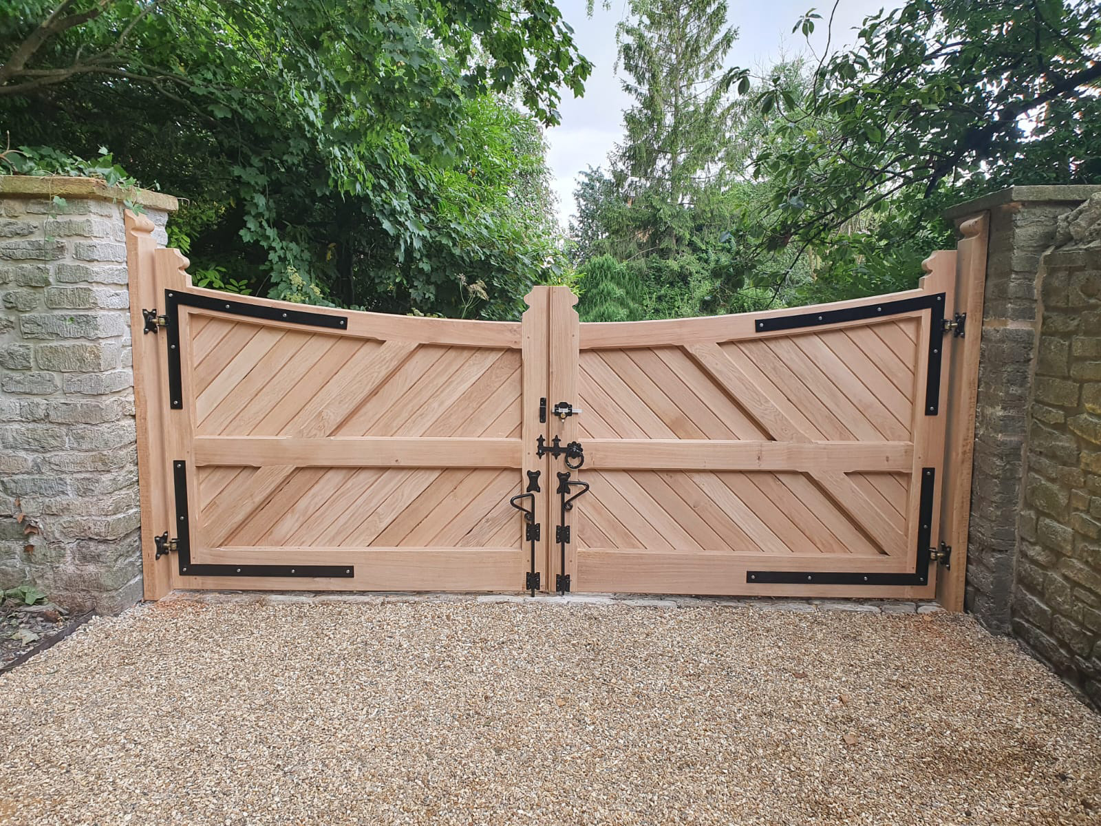 elevating-the-entrances-to-an-english-manor-house-penchard